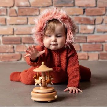 אוברול אדום